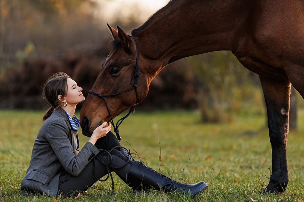 Raudoni Vakarai – žirgai ir gamta